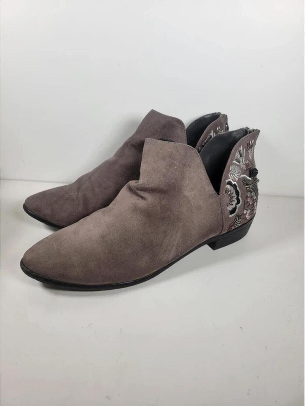 Kenneth Cole Reaction Taupe Faux Suede Embellished Ankle Booties 7..5 M